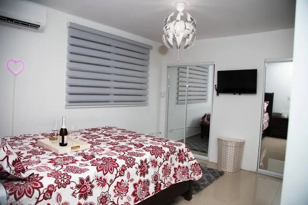 Private Apartmento Airport 7 Minutes Y De La Playa Carolina Apartamento
